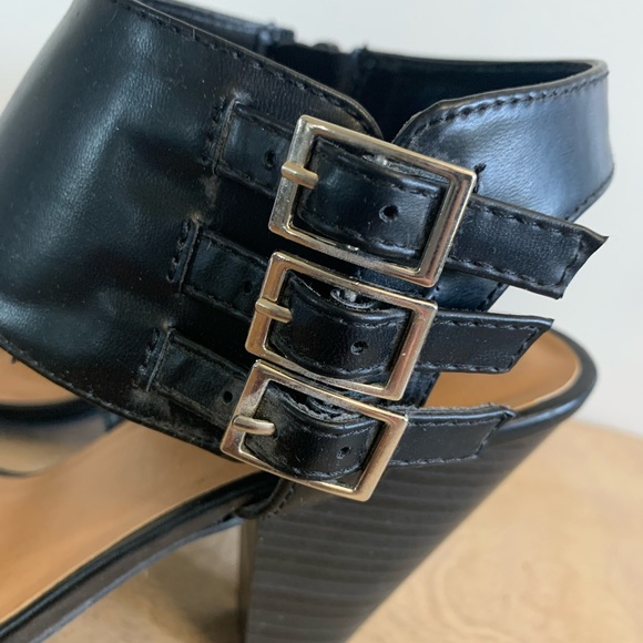 3” Black Buckle Heel Size 8 - Picture 3 of 6